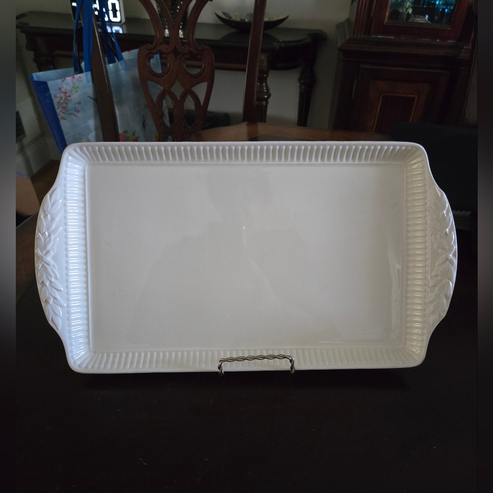 Elegant Wedgewood Serving Tray - Picture 2 of 16